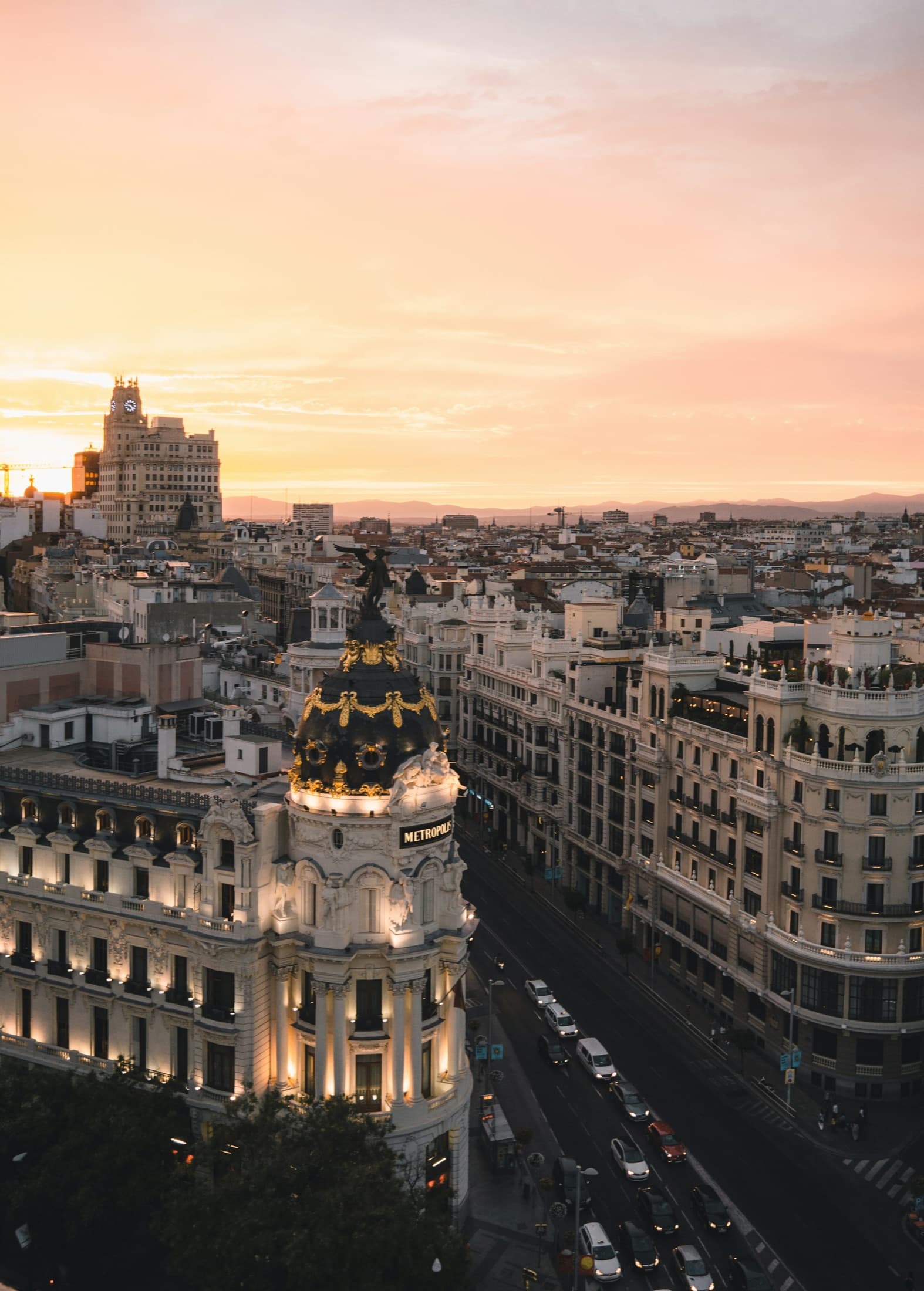 Edificios del centro de Madrid al atardecer